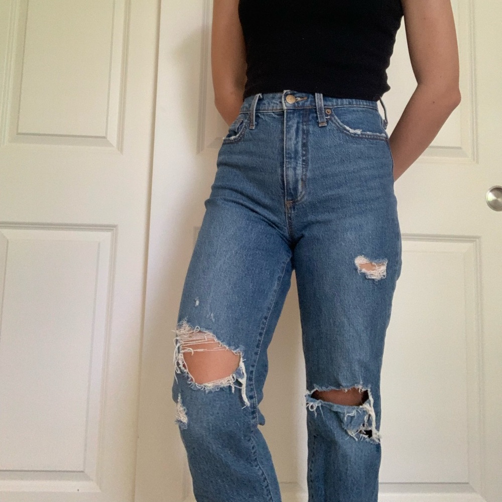 Distressed, high waisted blue jeans!